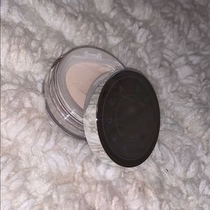 Becca Hydrating Loose Powder